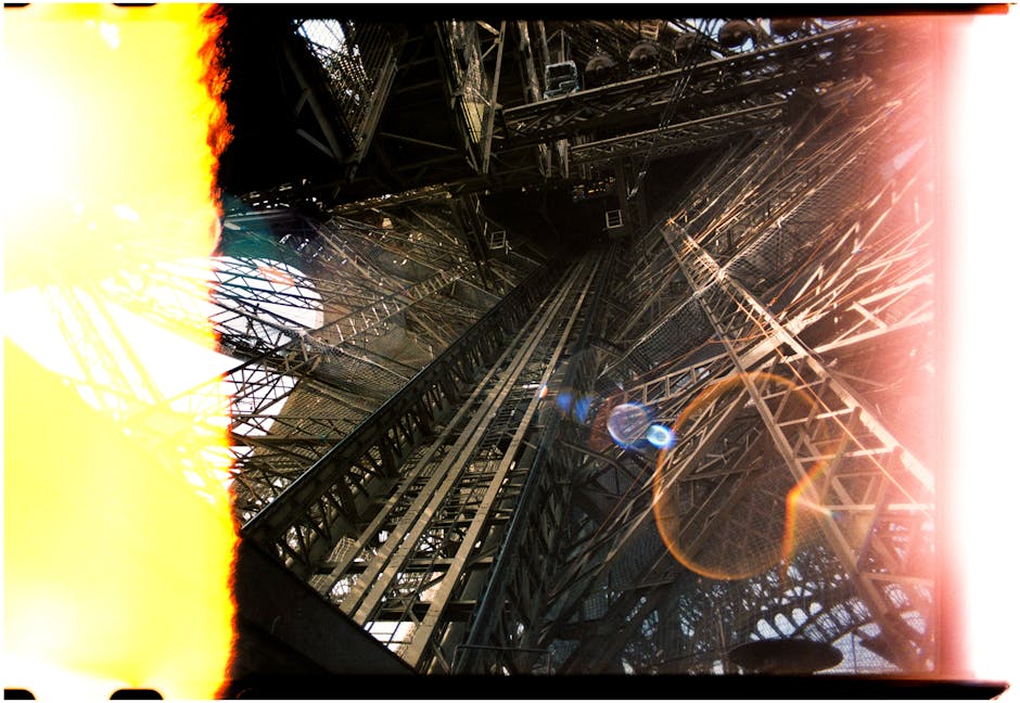 Eiffel Tower - Photo 1