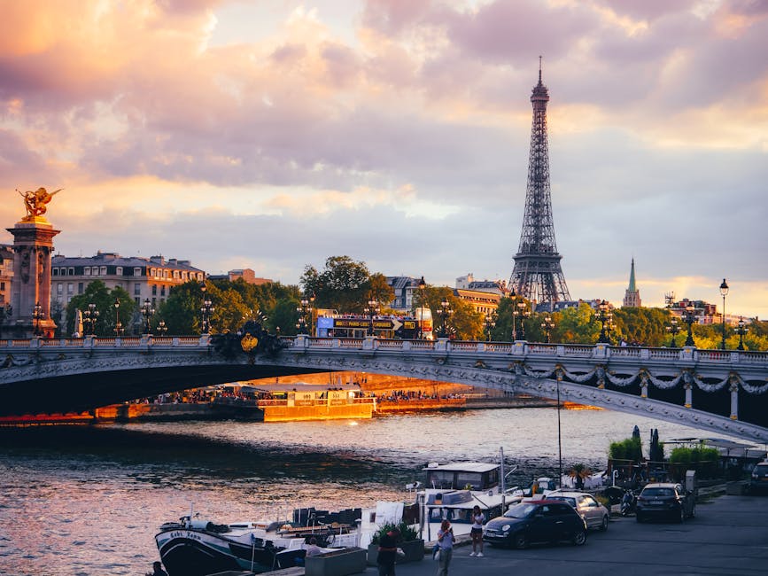 Eiffel Tower - Photo 3